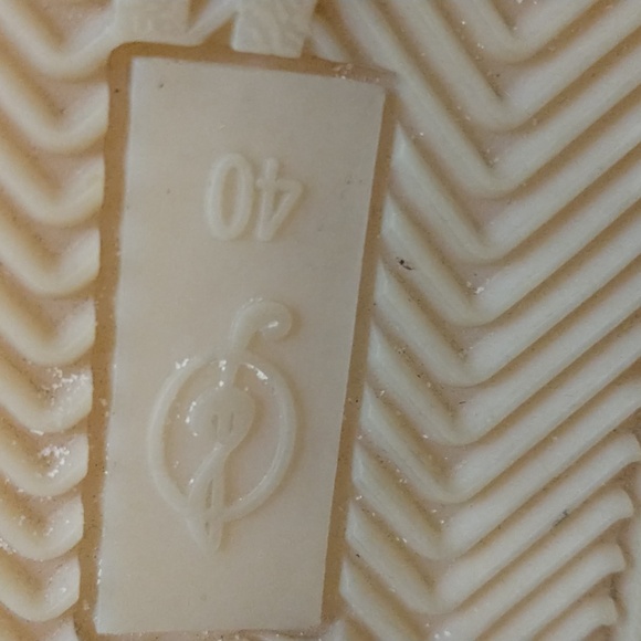 Stradivarius White Sneakers With Sherpa Tongue and Velveteen Shoelaces - Picture 10 of 12